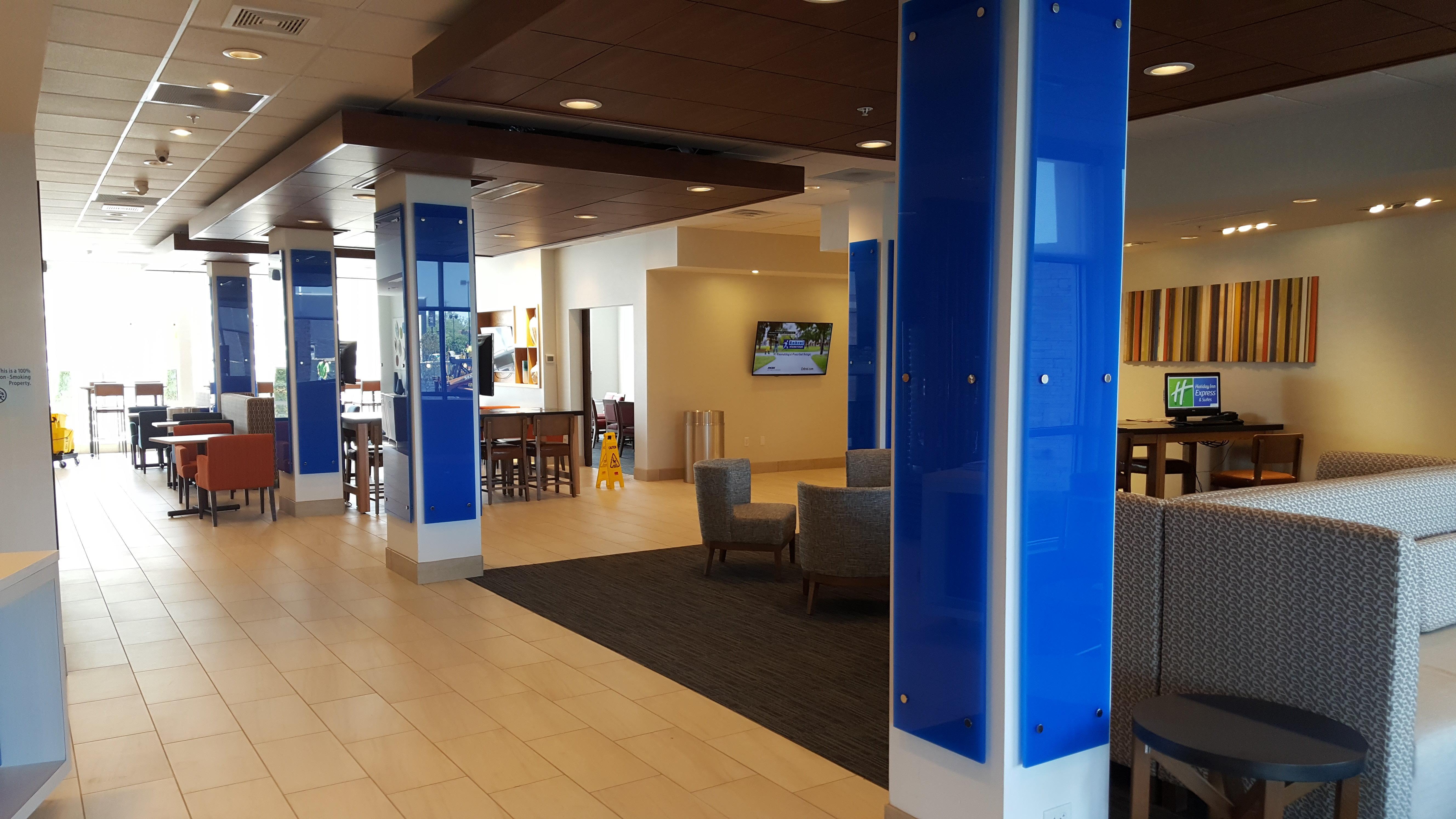 Holiday Inn Express & Suites Toledo West By Ihg Екстериор снимка