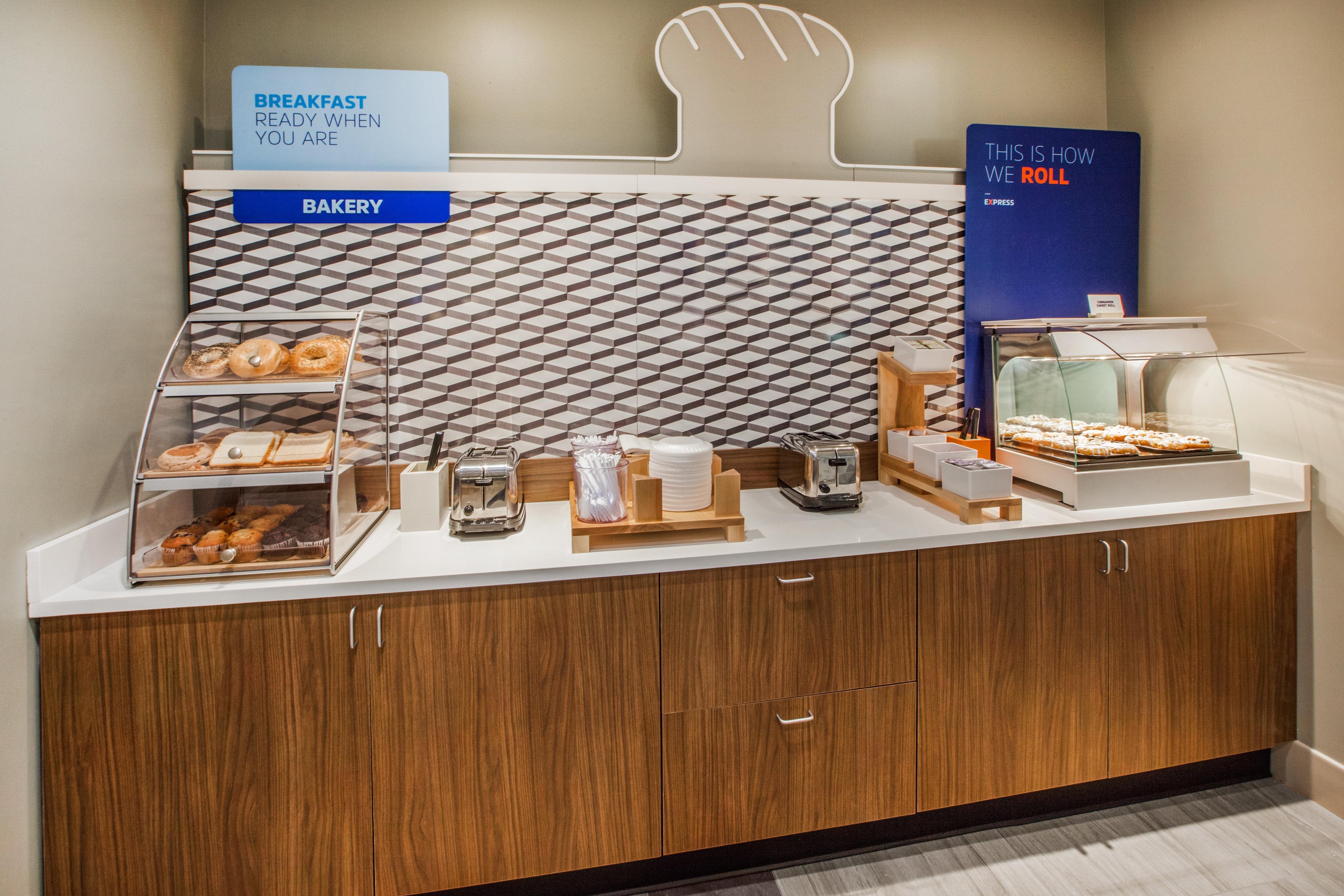 Holiday Inn Express & Suites Toledo West By Ihg Екстериор снимка