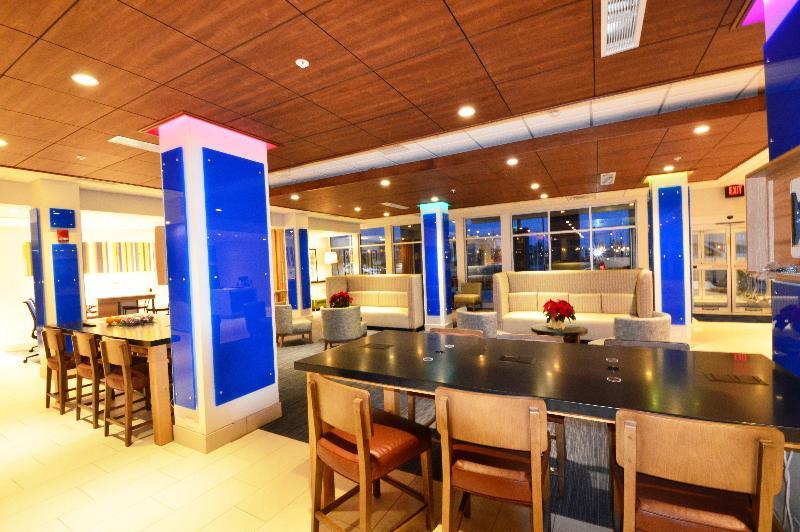 Holiday Inn Express & Suites Toledo West By Ihg Екстериор снимка